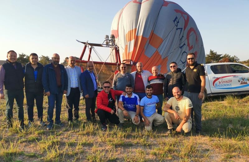 Termal otel genel müdürleri 3 bin yıllık vadiyi sıcak hava balonuyla keşfetti
