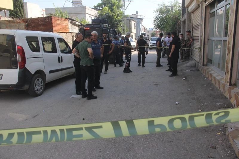 Bakkala giderken maganda kurşunuyla vuruldu
