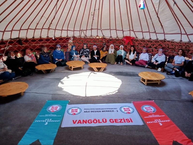 İpekyolu ADEM kursiyerleri Van Gölü çevresini gezdi
