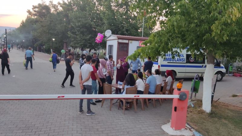 Pazarcık’ta vatandaşlar pazarda ve parkta randevusuz aşı oldu
