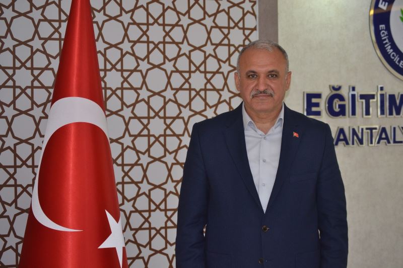 Eğitim Bir Sen Antalya Şube Başkanı Miran: “15 Temmuz, ihanetin milletin cesaretinde boğulduğu gündür”
