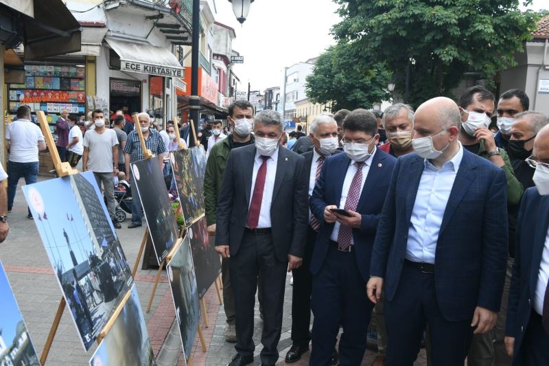 Bakan Karasismailoğlu 15 Temmuz sergisini gezdi
