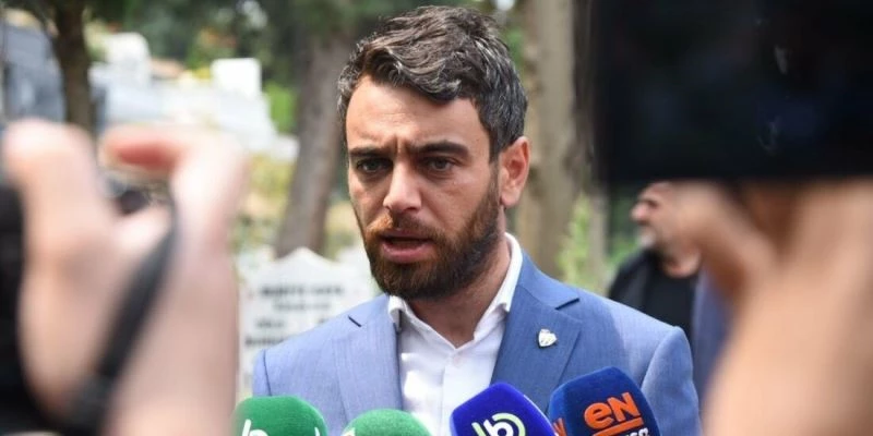 Emin Adanur: “Hepiniz kaçacak yer arayacaksınız”
