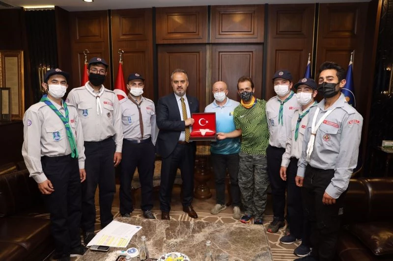 Ay yıldızlı bayrak zirvedeki yerini aldı
