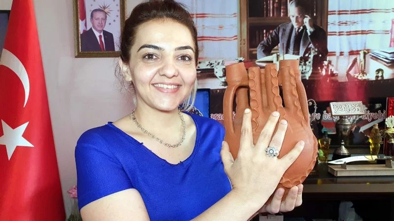 5 asırlık geleneği tektaş yüzüğe sığdırdı
