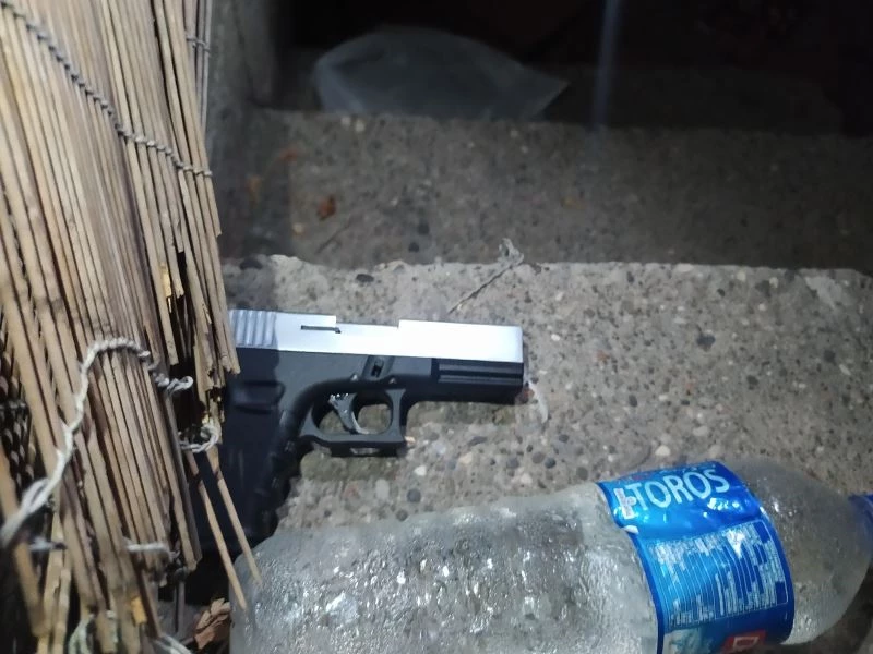 Polisin yanında havaya ateş açan magandalar kovalamaca sonucunda yakalandı
