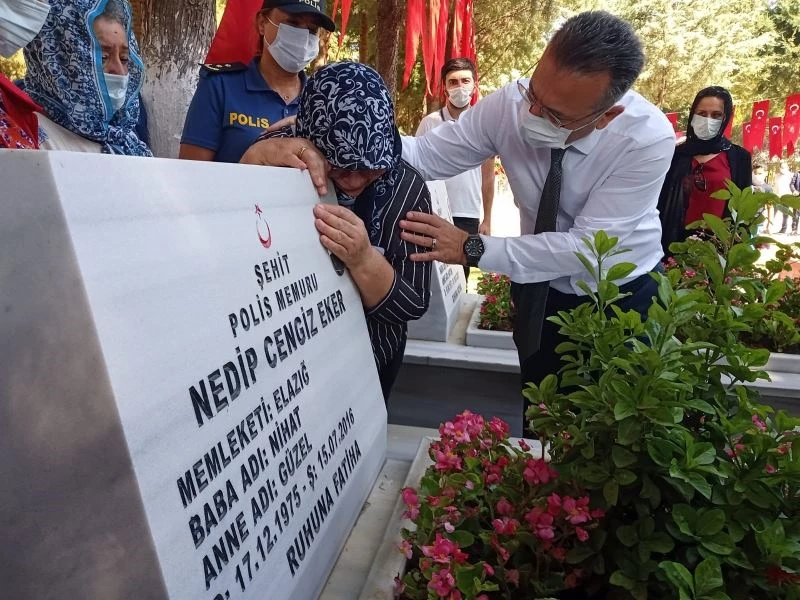 15 Temmuz Şehidi Eker’in annesinin ağıtları yürekleri dağladı
