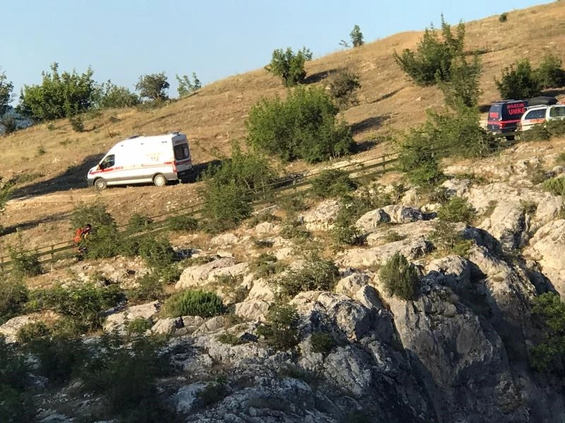 Gezmek için geldiği kanyonda ecel terleri döktü
