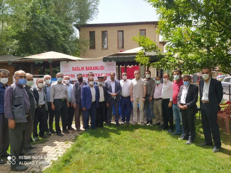 AK Parti Bahçesaray İlçe Başkanlığından aşı seferberliğine destek
