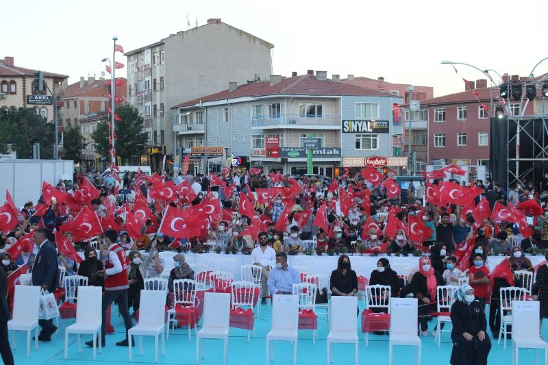 Cumhurbaşkanı Yardımcısı Oktay: “Çocuklarınızın rızıkları olan tarlalardaki ekinleri yakarak on binlerce kişinin canını kurtardınız”
