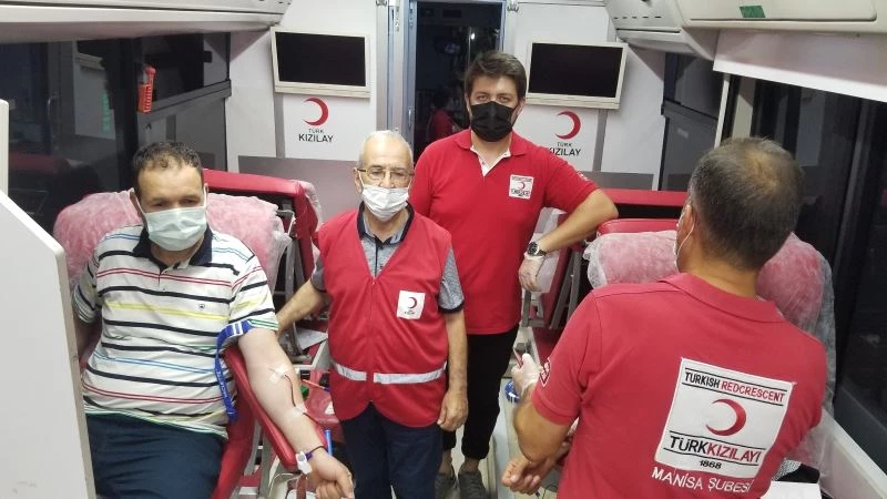 Manisalılar 15 Temmuz anısına kan vermeye koştu
