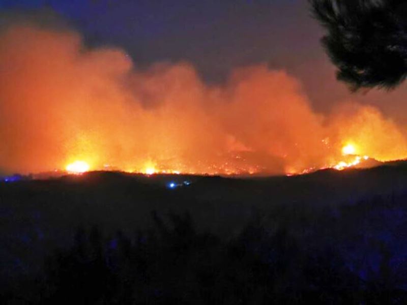 Samos kabusu yaşıyor
