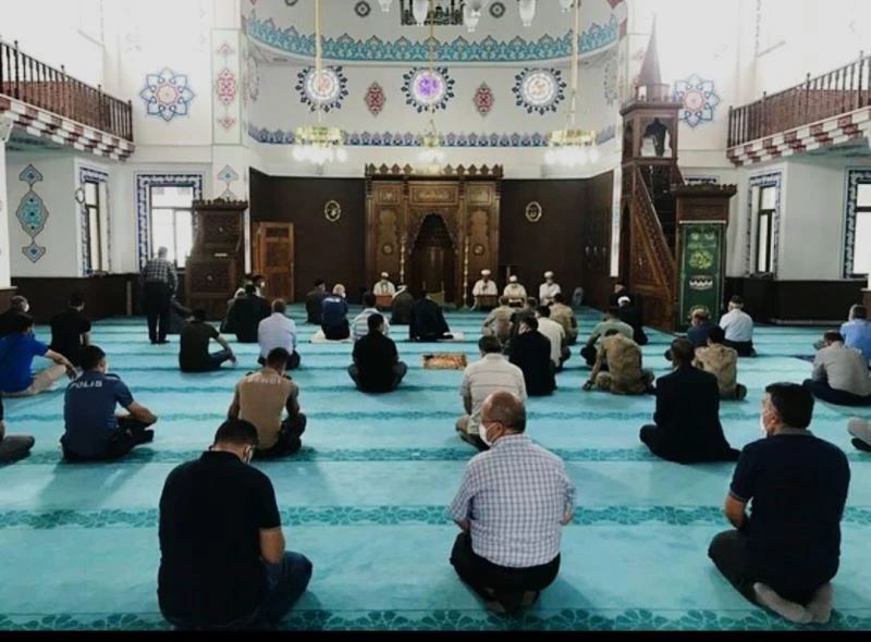 Muradiye’de 15 temmuz şehirleri için Yasin-i Şerif okundu
