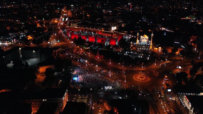 Kayseri semaları 15 Temmuz selaları ile inledi
