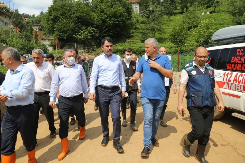 Bakan Kurum: “Selden zarar gören 236 binada tespitler yapıldı; Bu çerçevede 24 tane acil ağır hasarlı yıkık bina tespit ettik”
