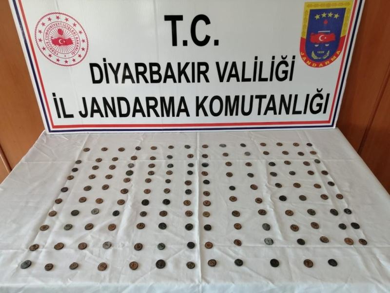 Diyarbakır’da 143 adet sikke ele geçirildi
