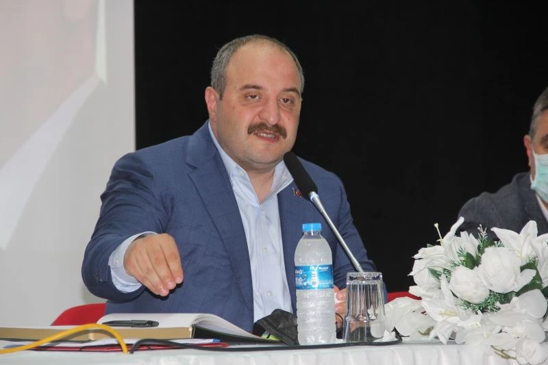 Bakan Varank: “İnsansız hava araçlarını gemiye indirip kaldırabilen tek ülke olacağız”
