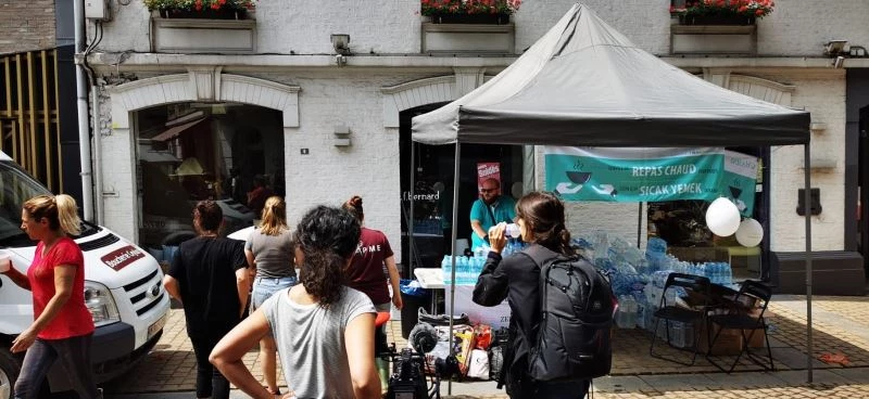 Sel felaketini yaşayan Almanya’ya Türk yardım kuruluşundan destek
