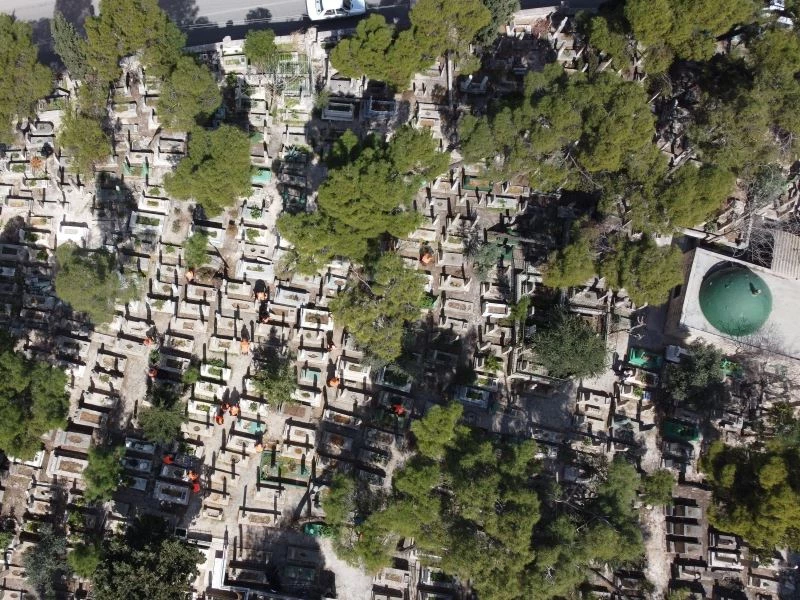 Şanlıurfa mezarlıkları kurban bayramına hazır
