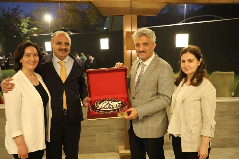 Şensoy’a veda yemeği
