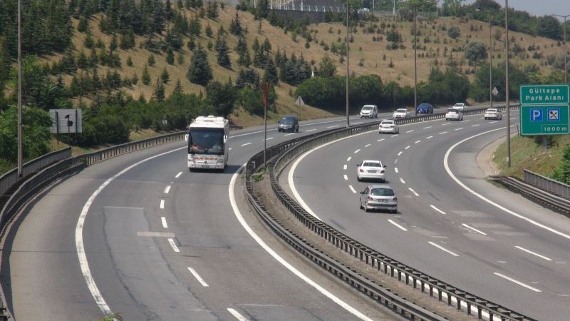 TEM’de beklenen bayram trafiği oluşmadı
