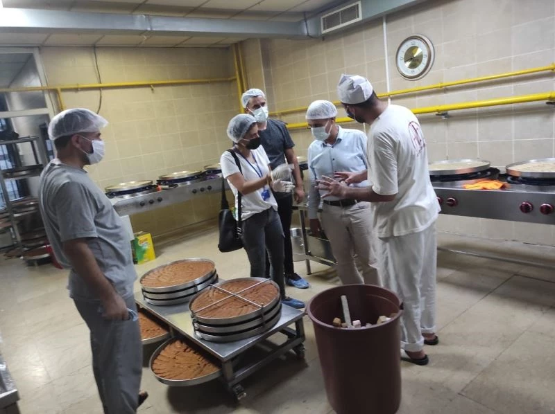 Bağlar Belediyesinden tatlı imalathanelerine bayram denetimi
