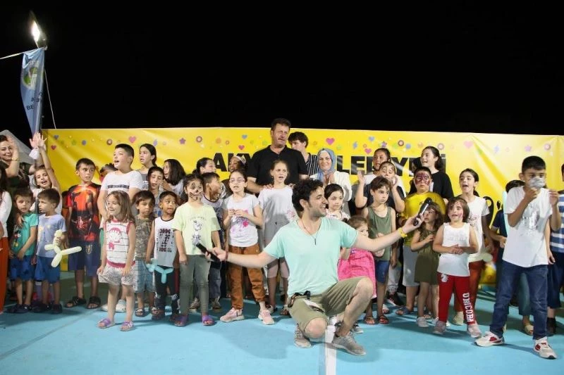 Bayram öncesinde çocuklara bayramı yaşattılar
