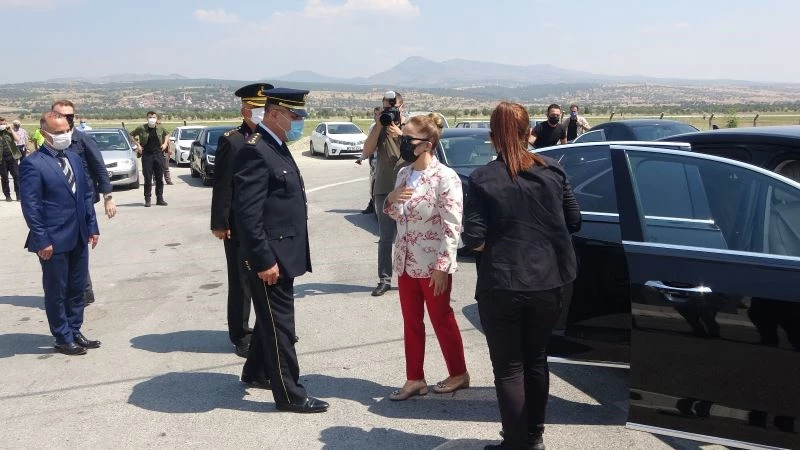 Vali Kocabıyık, vatandaşlarla bayramlaştı
