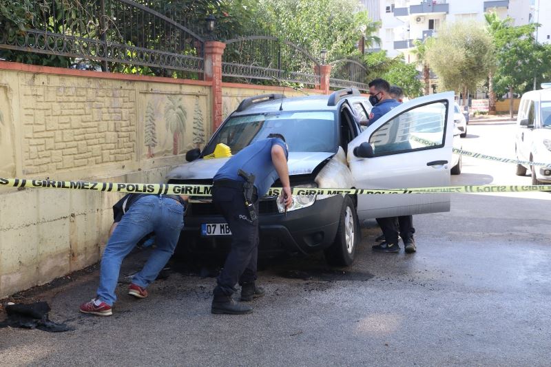 Eski kız arkadaşını arayıp önce haber verdi, sonra aracını benzin döküp yaktı
