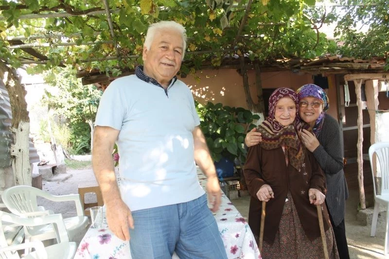 Emekliler tatillerini baba ocağında geçiriyor
