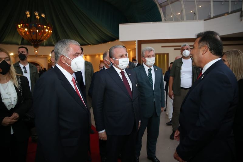 KKTC Meclis Başkanı Sennaroğlu: “Sayın Erdoğan’ın buradaki varlığı tüm dünyaya bir mesajdır”
