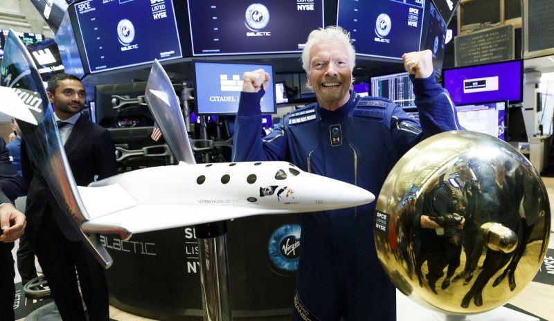 Milyarderlerin uzay yarışı: Branson, Bezos’tan önce uzaya gidecek
