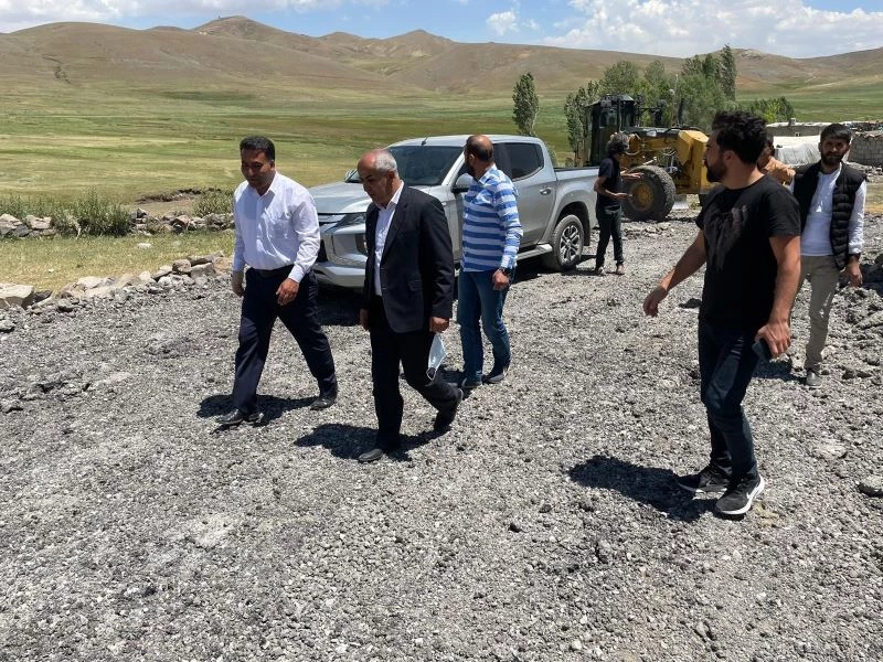 Çaldıran Belediyesinden stabilize yol çalışması
