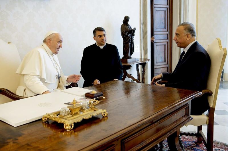 Irak Başbakanı el-Kazımi, Papa Francis ile bir araya geldi
