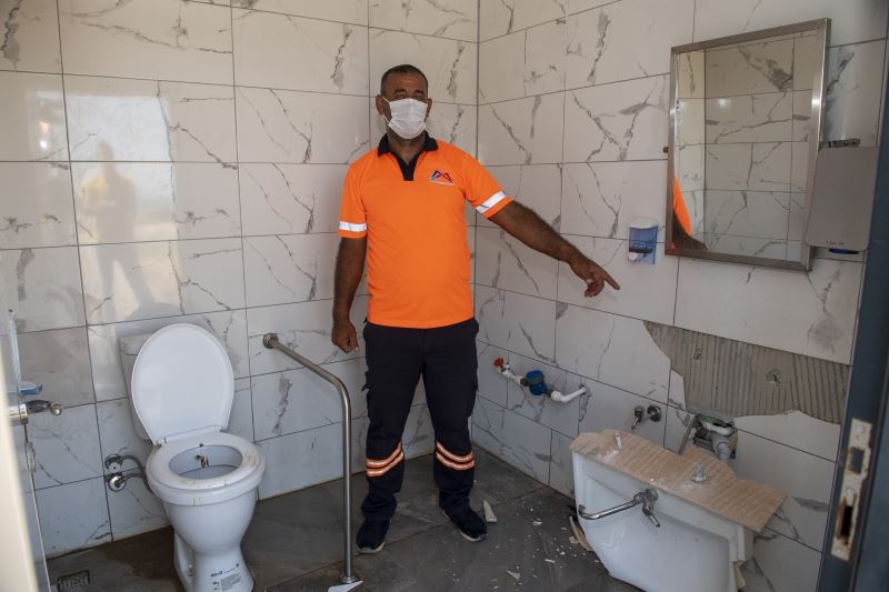 Mersin’de engelli tuvaletine zarar verildi

