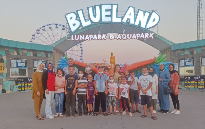 Gönüllülerden sokakta çalışan çocuklara lunapark sürprizi
