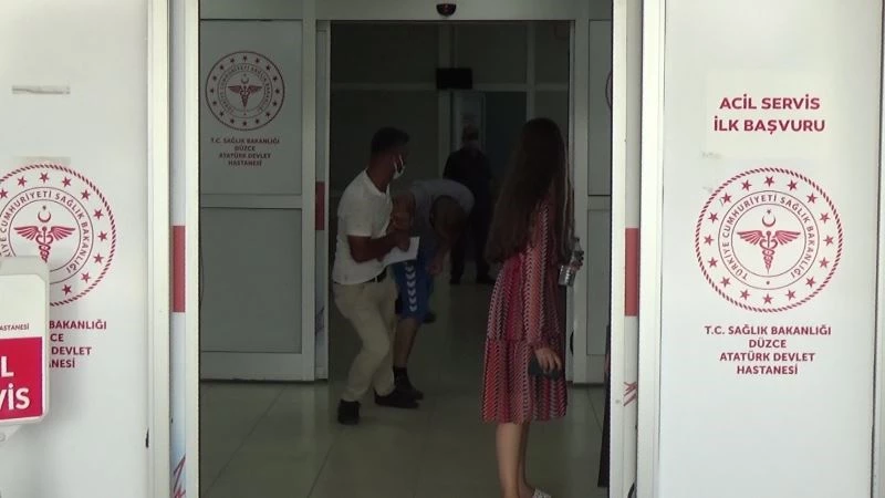 Acemi kasap, kameraları görünce duvarların arkasına saklandı
