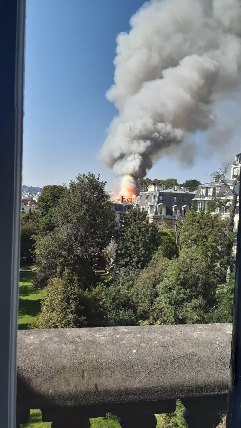 Fransa Başbakanı Castex’in konutu yakınında yangın çıktı
