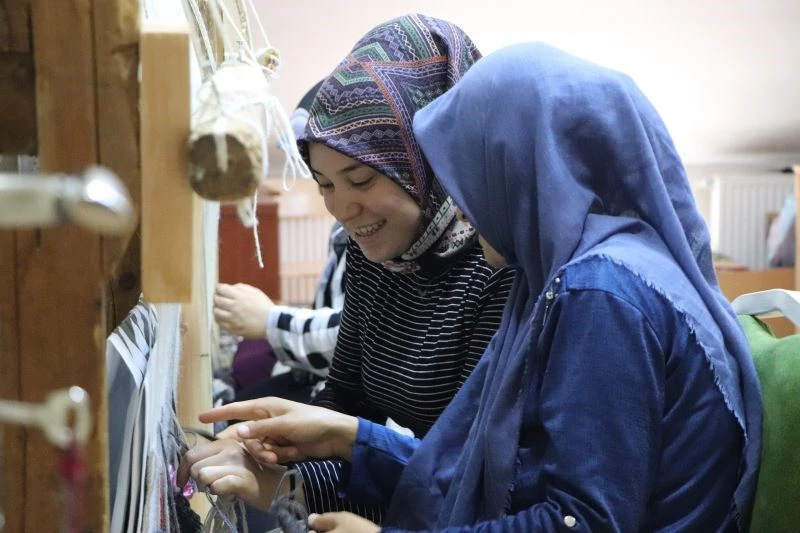 Vezirköprü Halk Eğitim Merkezi’nde üretiliyor, dünyaya pazarlanıyor
