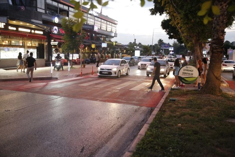 Sensörlü yaya geçidi projesi hayata geçirildi
