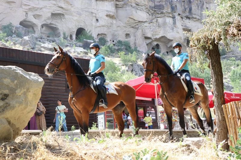 14 kilometrelik Ihlara Vadisi’nde atlı jandarma timleri devriyede
