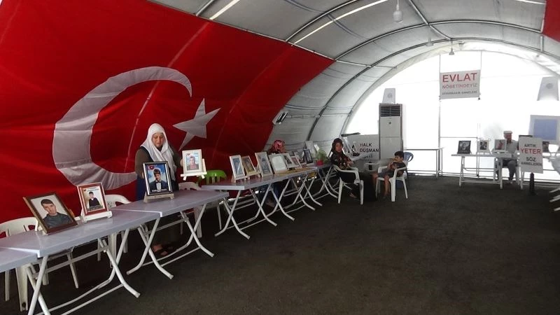 Evlat nöbetindeki baba, 17 bayramdır oğlunu göremiyor
