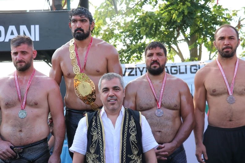 Tarihi güreşlerin yeni ağası Amerikalı iş adamı oldu
