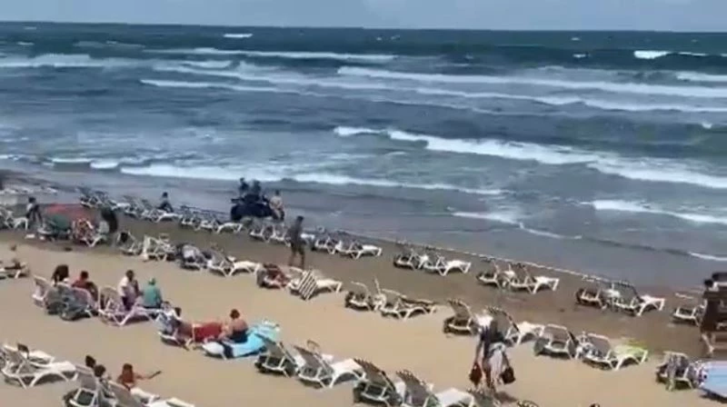 Şile’de dalgalara kapılan 3 kişiden 1’inin cansız bedenine ulaşıldı
