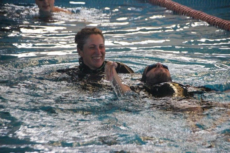 Engellerini sporlar aşıyorlar
