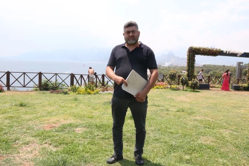 (Özel) Otelin isim ve sahibinin değişmesi ile tatil hayalleri suya düşen vatandaşlar otelin havuzunu bastı
