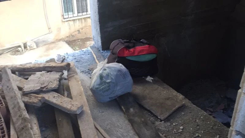 İnşaata bırakılan valiz ve poşet korkuttu
