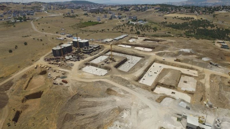 TOKİ’nin Aliağa’da 614 konutluk projesi tüm hızıyla sürüyor

