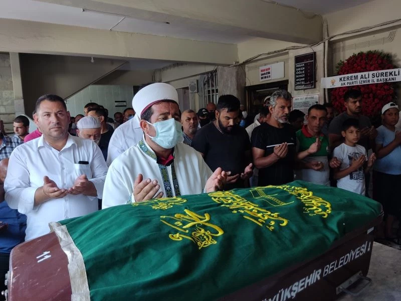 Yanan araçta can veren küçük Cesur son yolculuğuna uğurlandı
