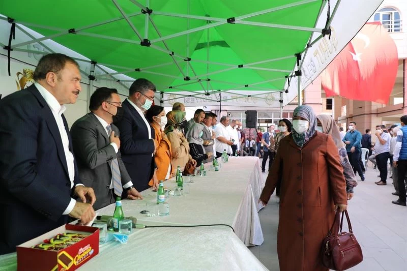 Vali Çiçek: “Zorluk yaşadık ama birlikte hareket ederek kontrolü elden kaçırmadık”
